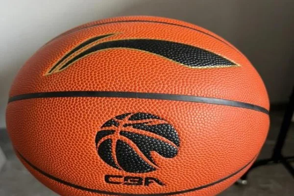 NBA新赛季训练营掘金约基奇穆雷挡拆磨合与西部争冠分析